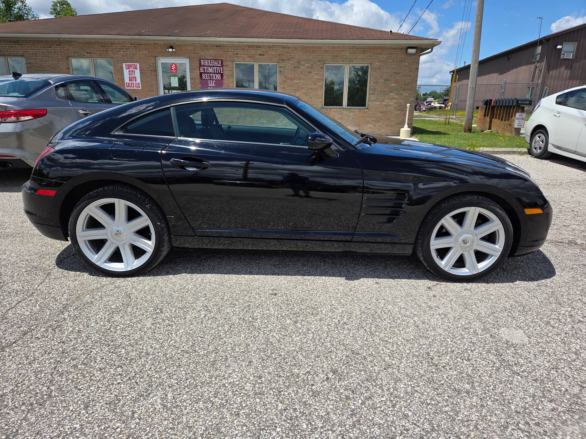 Used 2007 Chrysler Crossfire Coupe RWD image 4