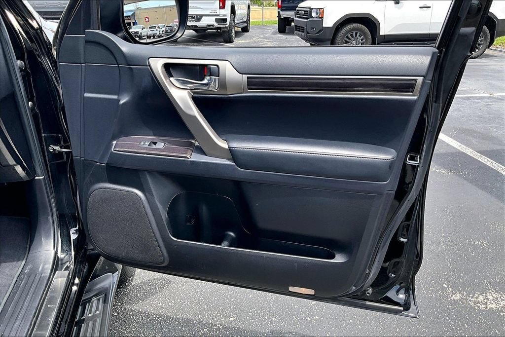 Used 2021 Lexus GX 460 Premium w/ Premium Package AWD/4WD image 26