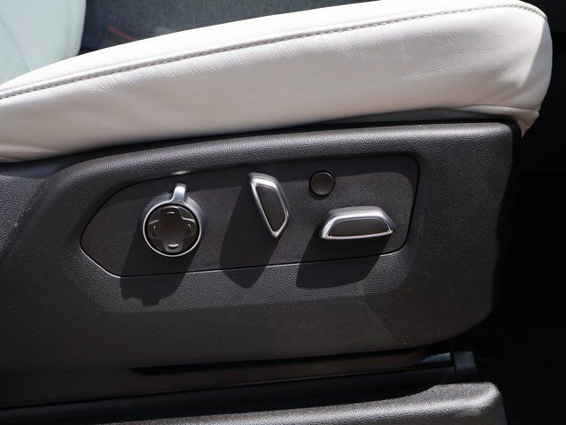 Certified 2025 Cadillac Escalade Premium Luxury Platinum image 9