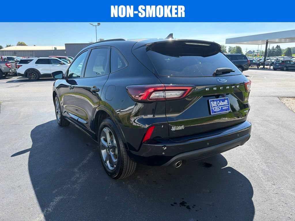 Used 2023 Ford Escape ST-Line Select w/ Tech Pack #2 AWD/4WD image 6
