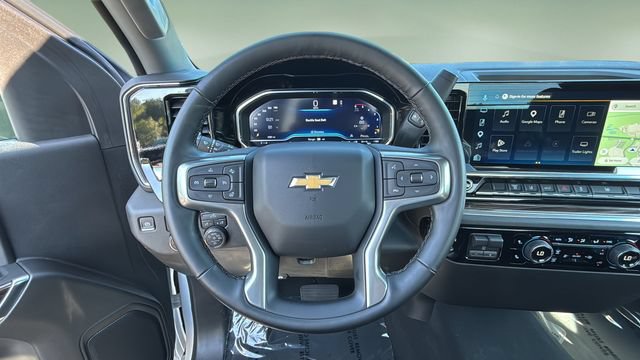 Used 2025 Chevrolet Silverado 2500 LT w/ Convenience Package RWD image 12
