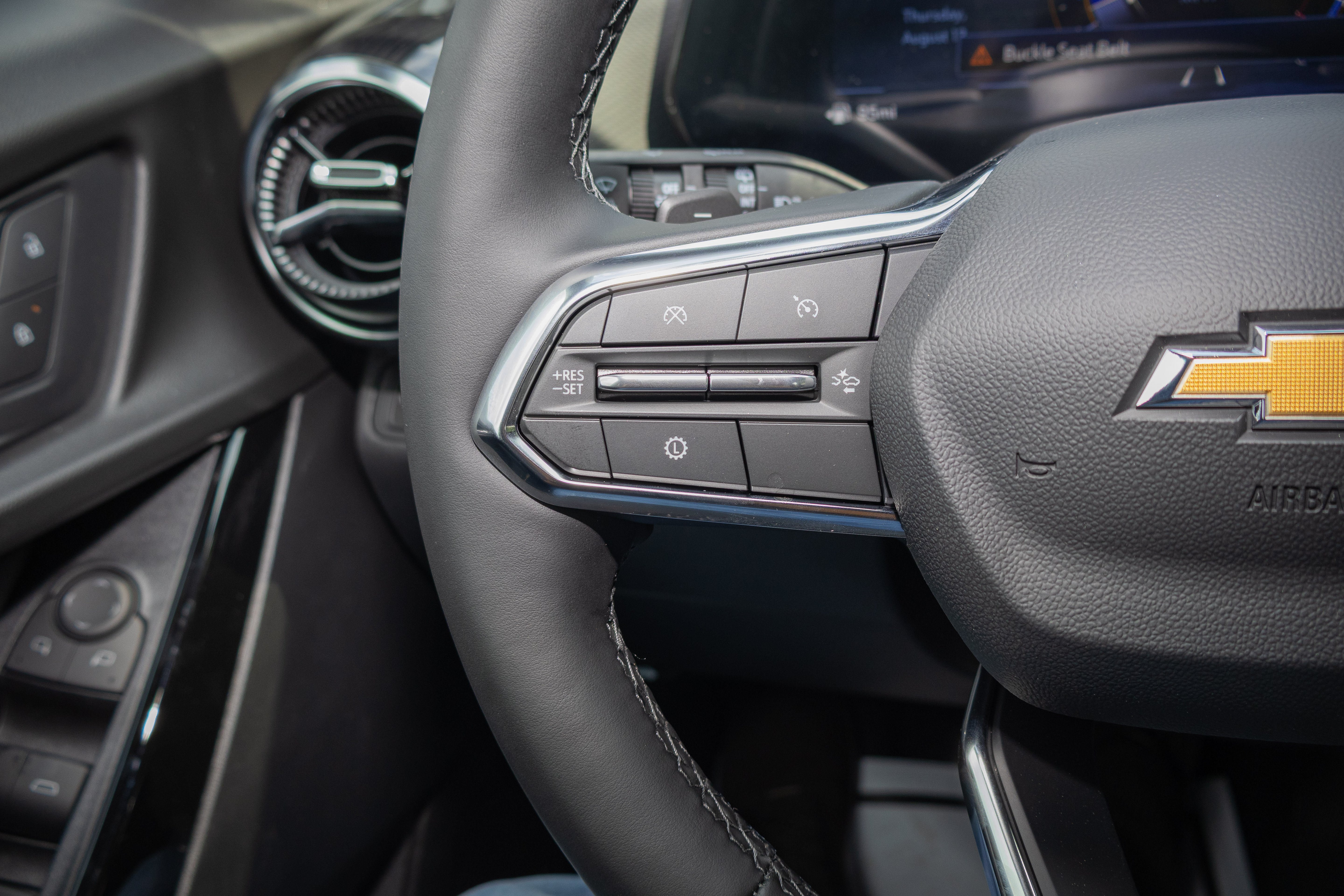 New 2027 Chevrolet Equinox LT w/ Safety and Technology Package FWD image 19