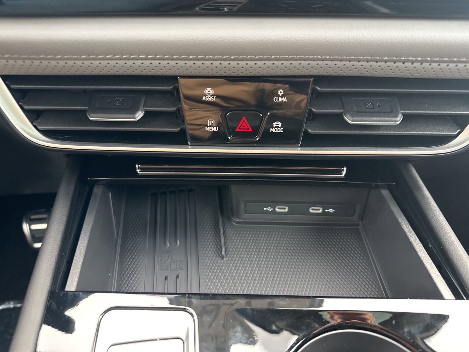 New 2026 Volkswagen Atlas Peak Edition image 26