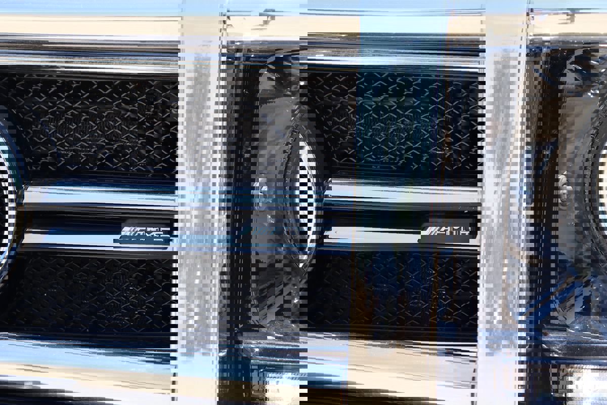 Used 2015 Mercedes-Benz G 63 AMG 4MATIC w/ PA6 Package image 5