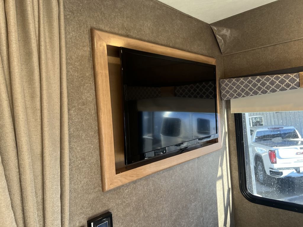 Used 2018 Mercedes-Benz Sprinter 3500 image 69