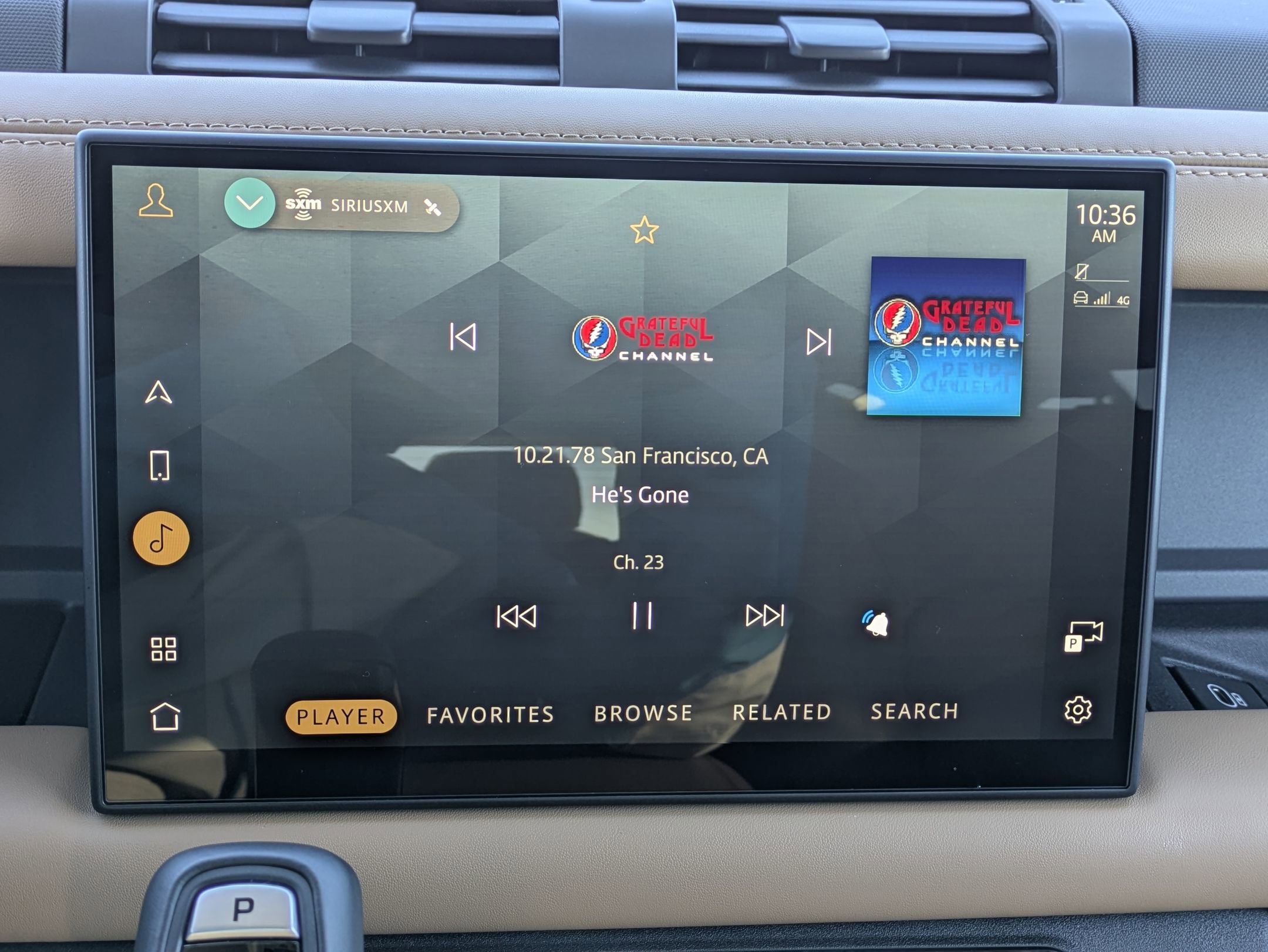 Used 2025 Land Rover Defender 110 X-Dynamic SE image 12