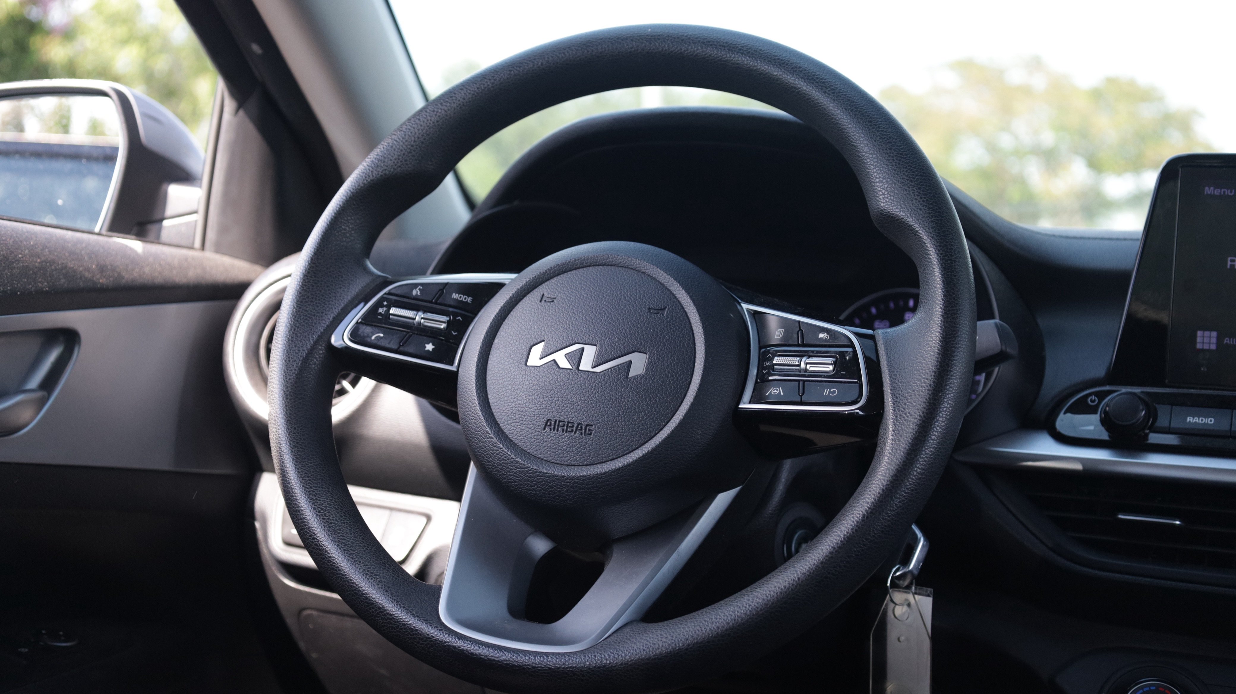 Used 2022 Kia Forte LXS w/ LXS Technology Package FWD image 7