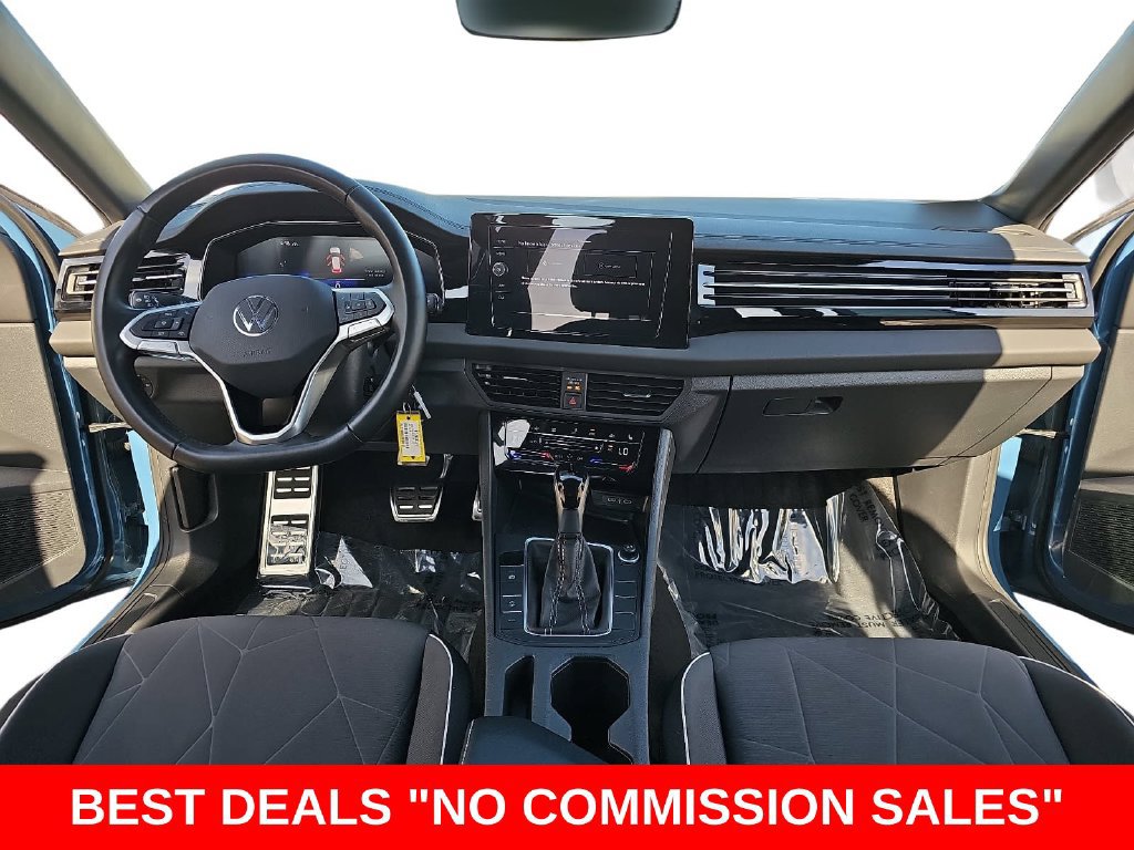 Used 2025 Volkswagen Jetta Sport FWD image 9