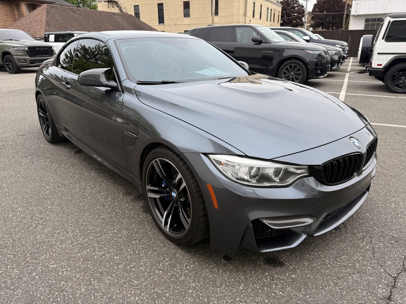 Used 2017 BMW M4 Convertible RWD image 17