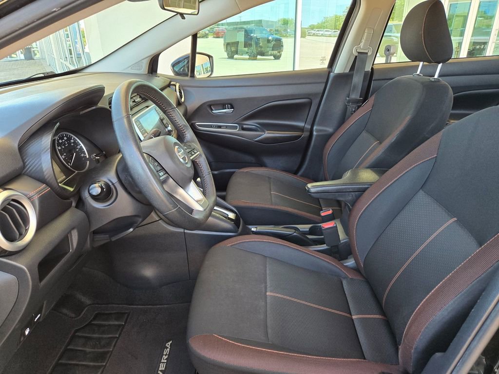 Used 2021 Nissan Versa SR FWD image 9
