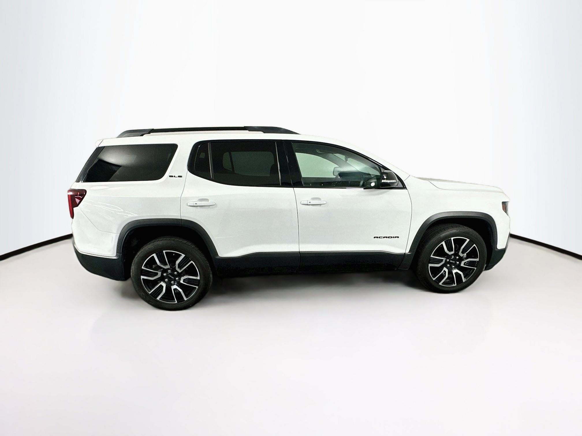 Used 2021 GMC Acadia SLE w/ Driver Convenience Package FWD image 10
