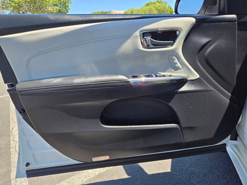 Used 2018 Toyota Avalon XLE Premium FWD image 17