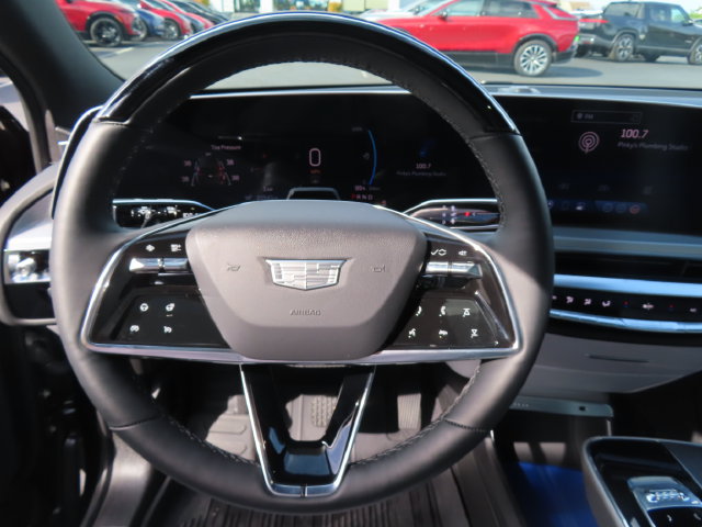 Used 2025 Cadillac Lyriq Luxury w/ LPO, Floor Liner Package AWD/4WD image 15