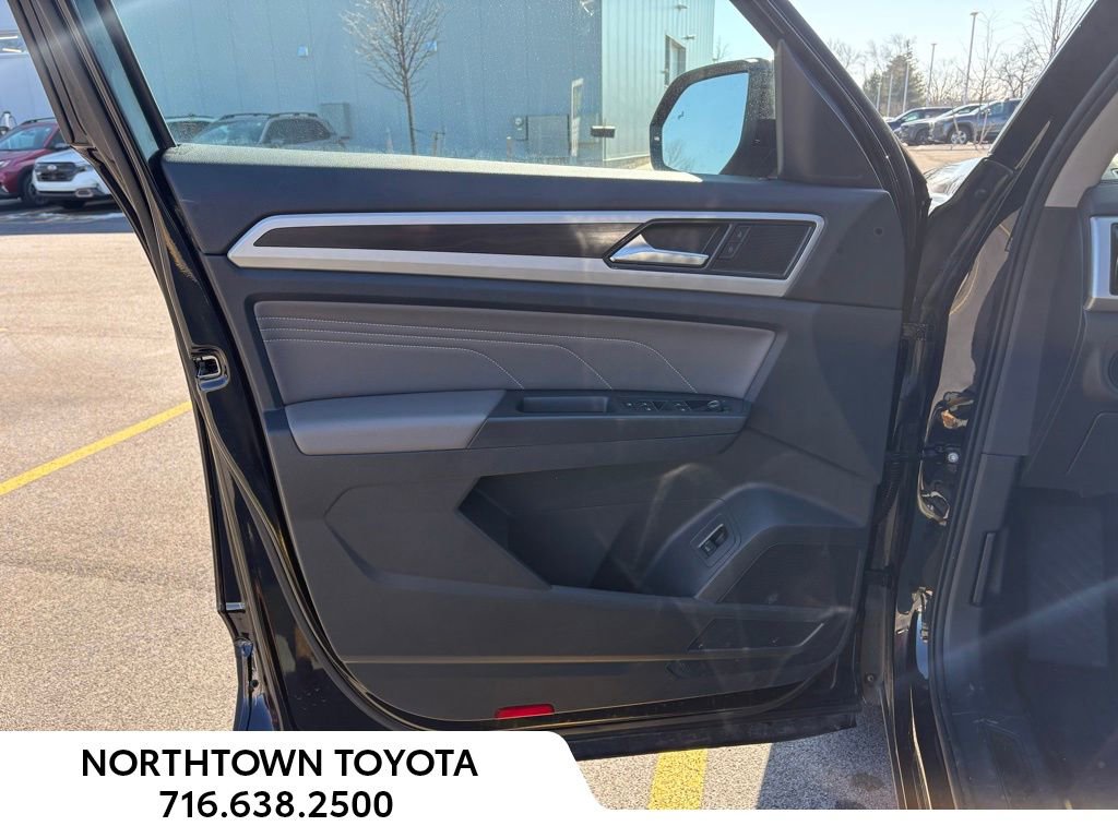 Used 2022 Volkswagen Atlas SE image 32
