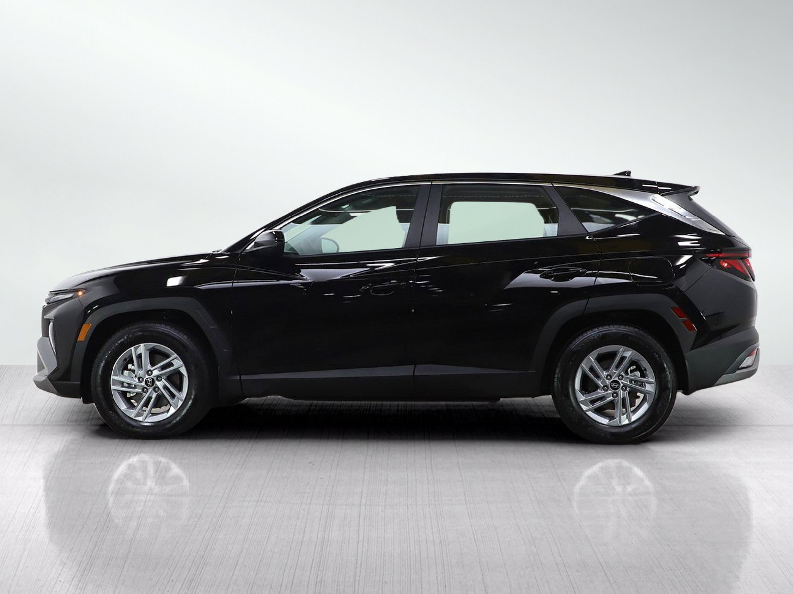 Certified 2026 Hyundai Tucson SE FWD image 3
