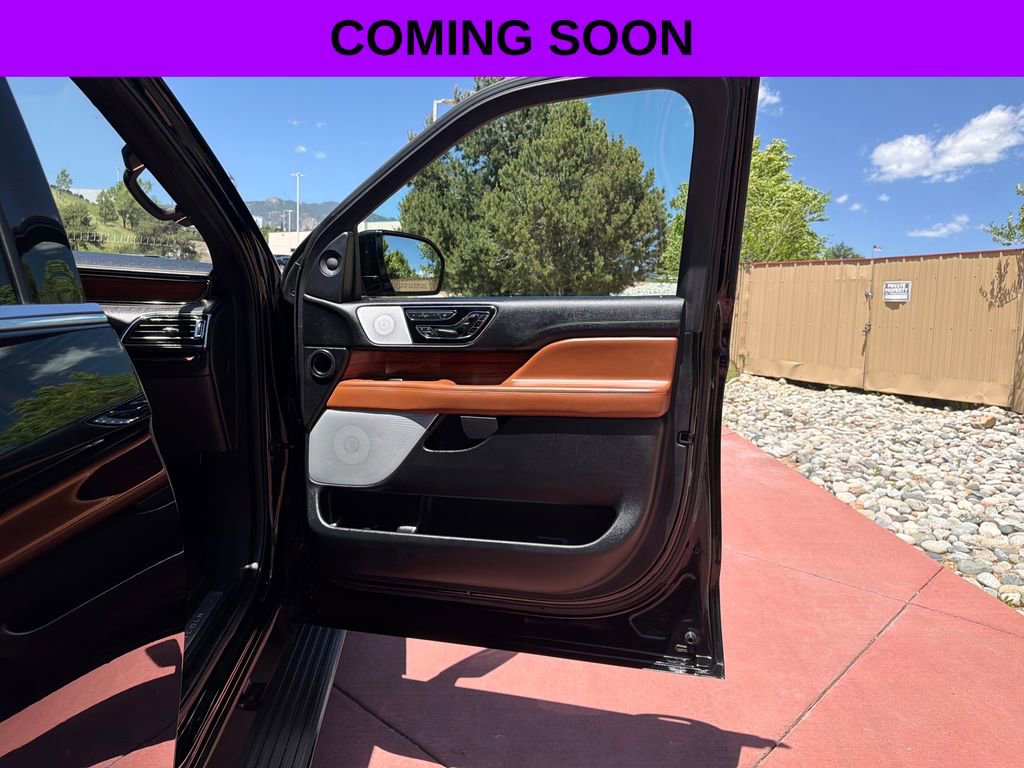 Used 2018 Lincoln Navigator Reserve w/ Technology Package AWD/4WD image 37