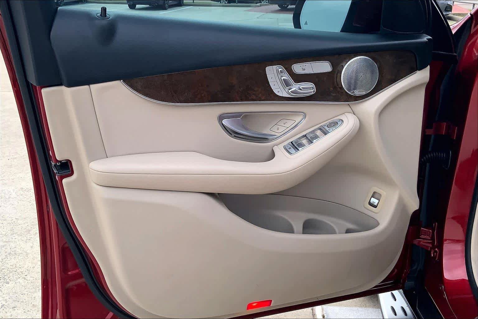 Used 2017 Mercedes-Benz GLC 300 4MATIC image 22