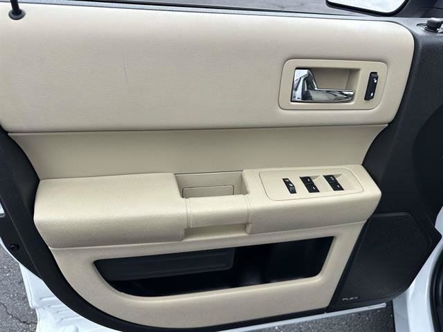 Used 2017 Ford Flex SE FWD image 9