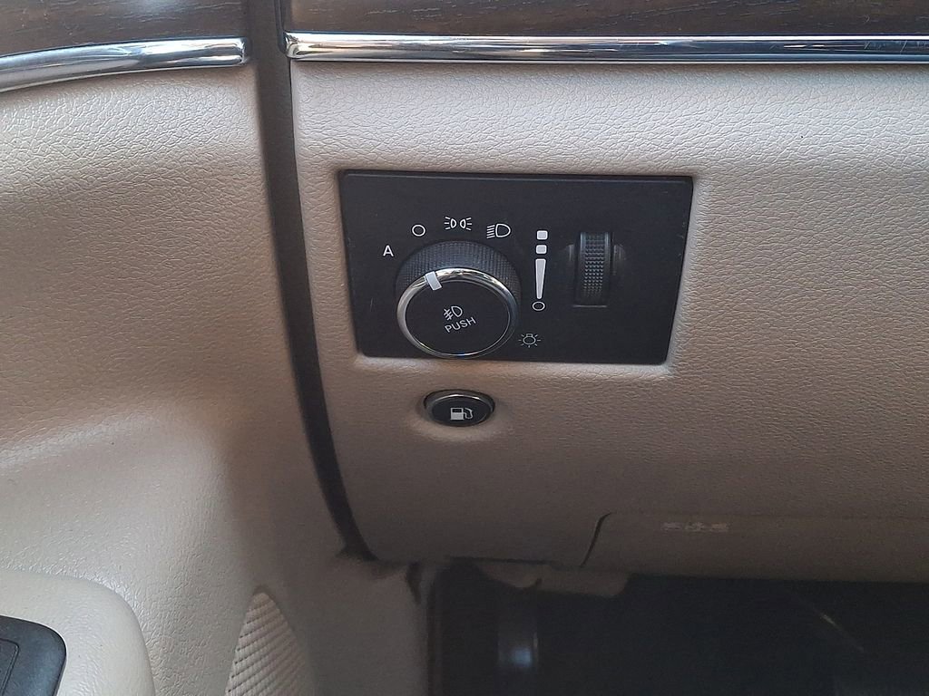 Used 2018 Jeep Grand Cherokee Limited image 27