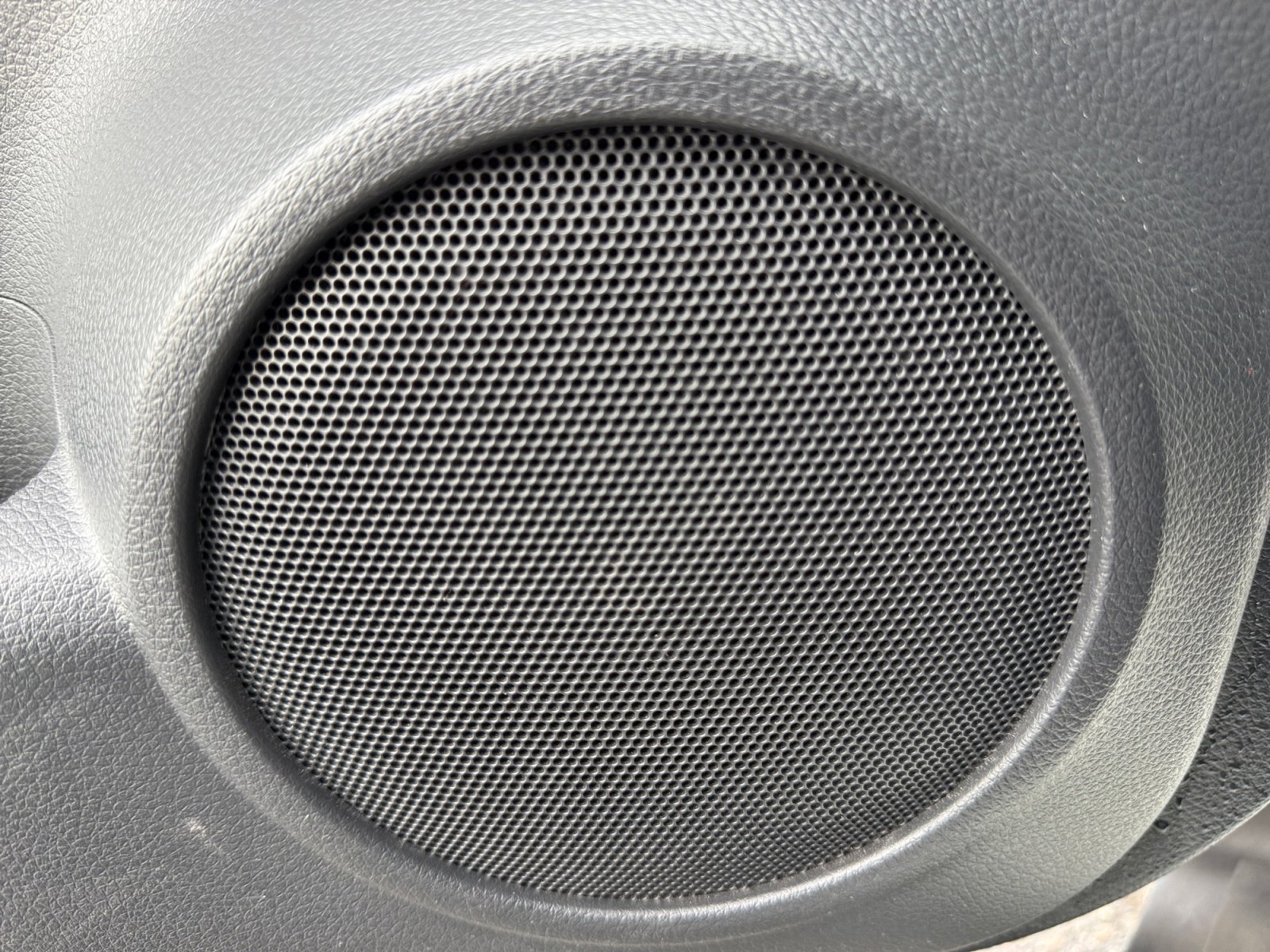 Used 2019 Nissan Rogue S image 27