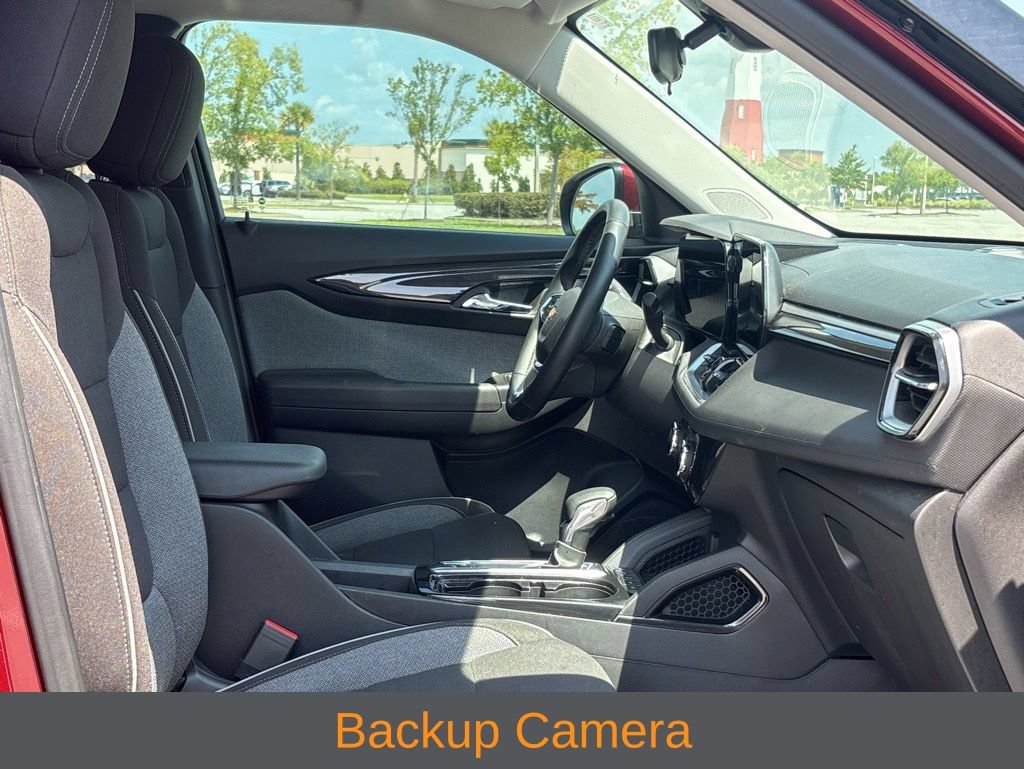 Used 2025 Chevrolet TrailBlazer LT w/ LT Cold Weather Package FWD image 5