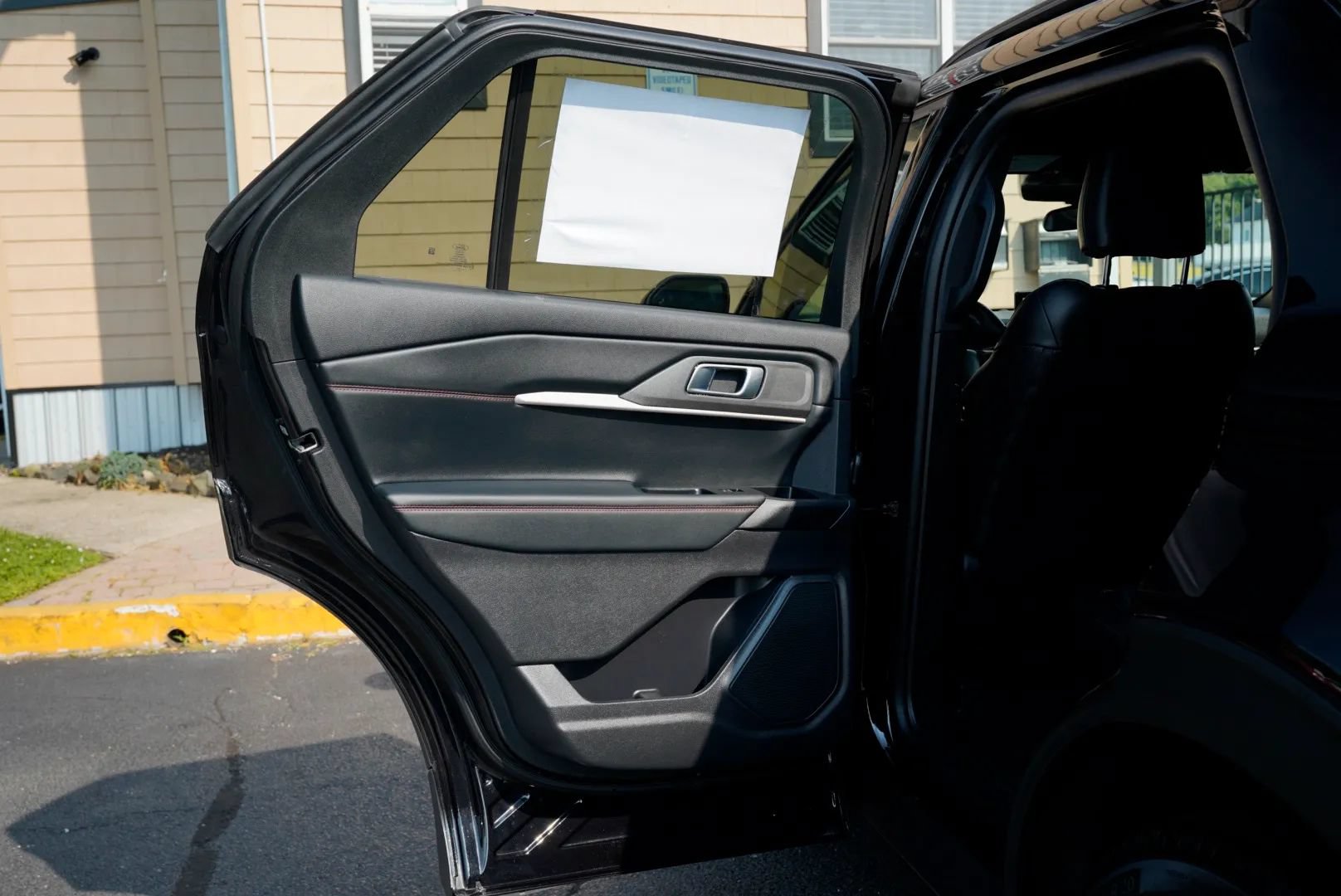 Used 2025 Ford Explorer ST-Line AWD/4WD image 25