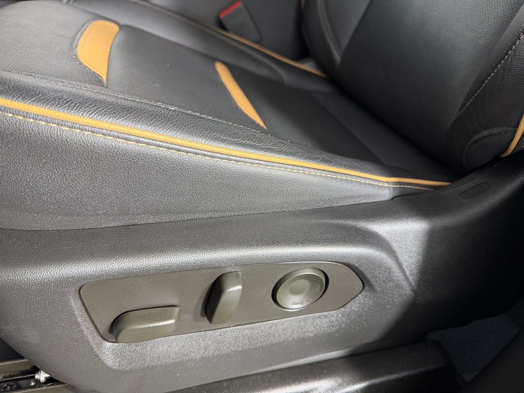 Used 2023 GMC Yukon AT4 w/ AT4 Premium Package image 23