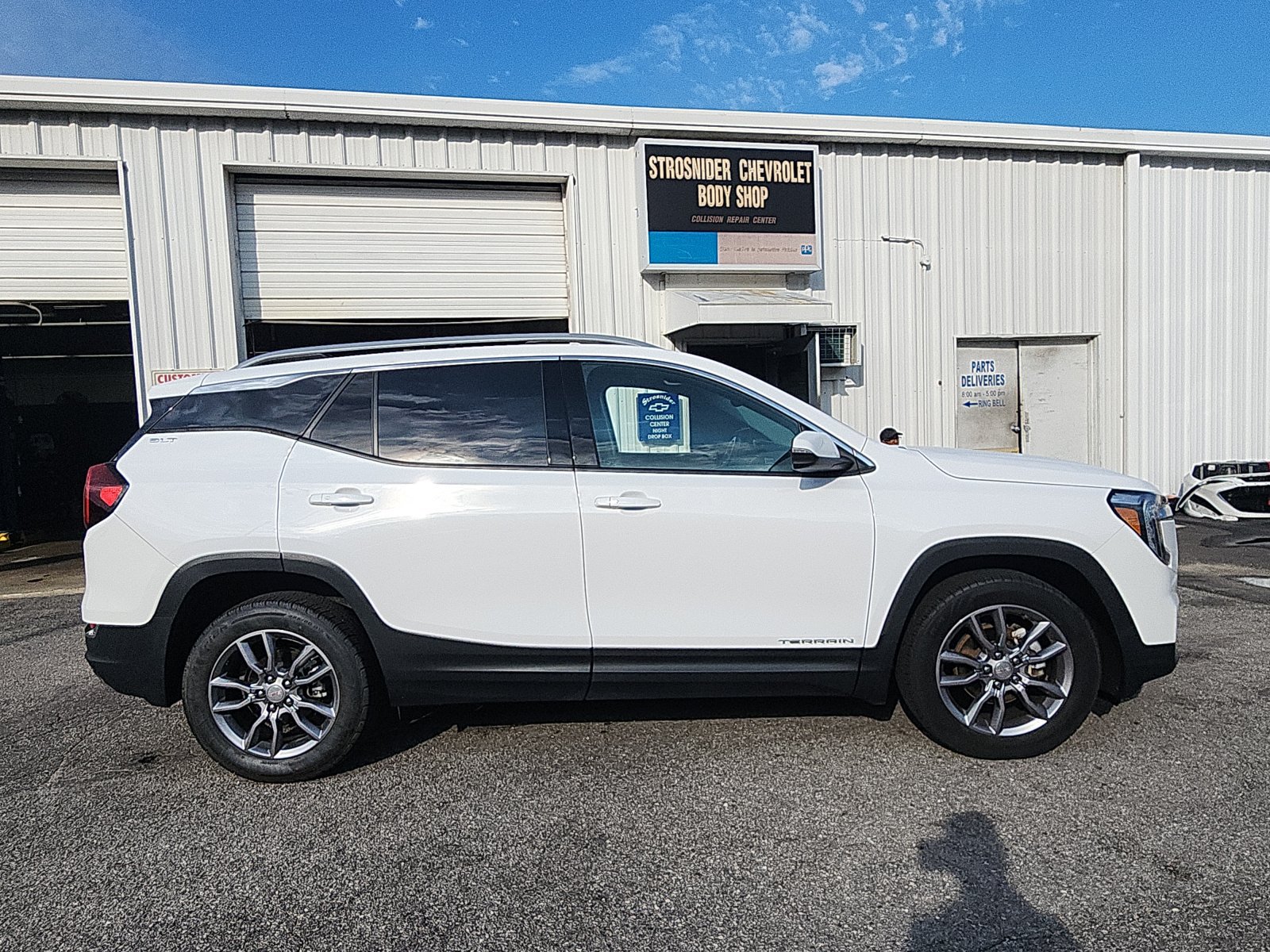 Used 2022 GMC Terrain SLT AWD/4WD image 6