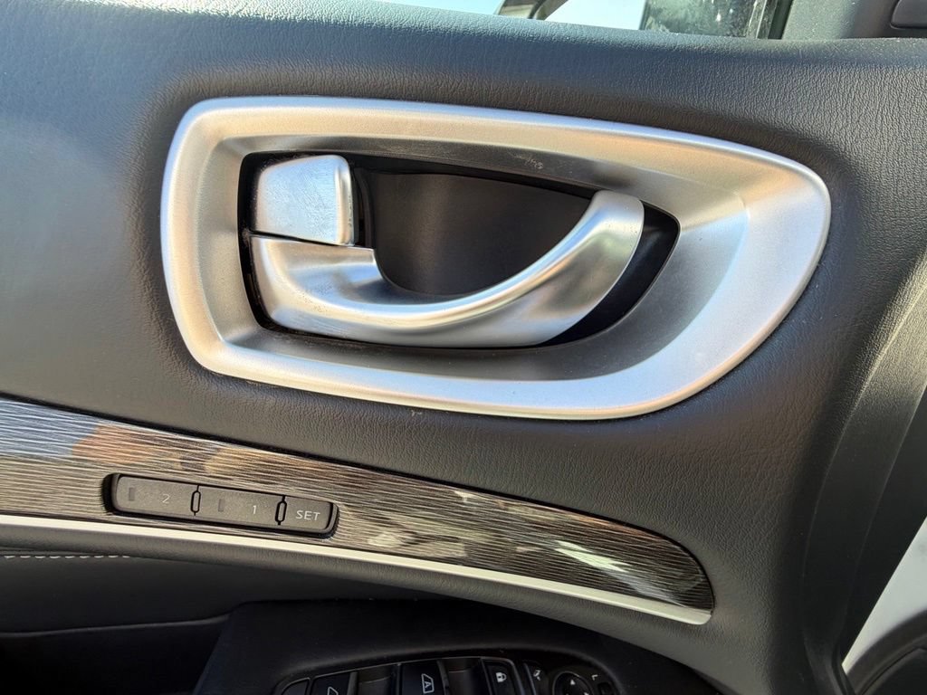 Used 2019 INFINITI QX60 Luxe w/ Essential Package AWD/4WD image 17