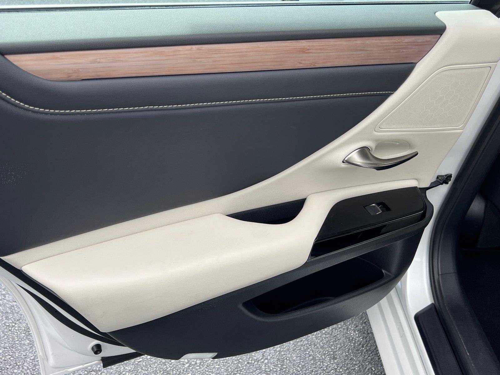 Certified 2024 Lexus ES 350 w/ Technology Package FWD image 21