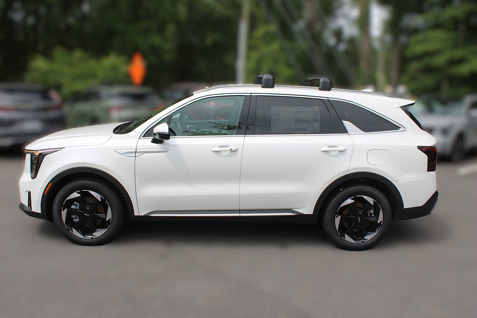 Certified 2025 Kia Sorento EX w/ EX Panoramic Sunroof Package image 5