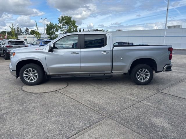 Used 2022 Chevrolet Silverado 1500 LT w/ Z71 Off-Road Package AWD/4WD image 5