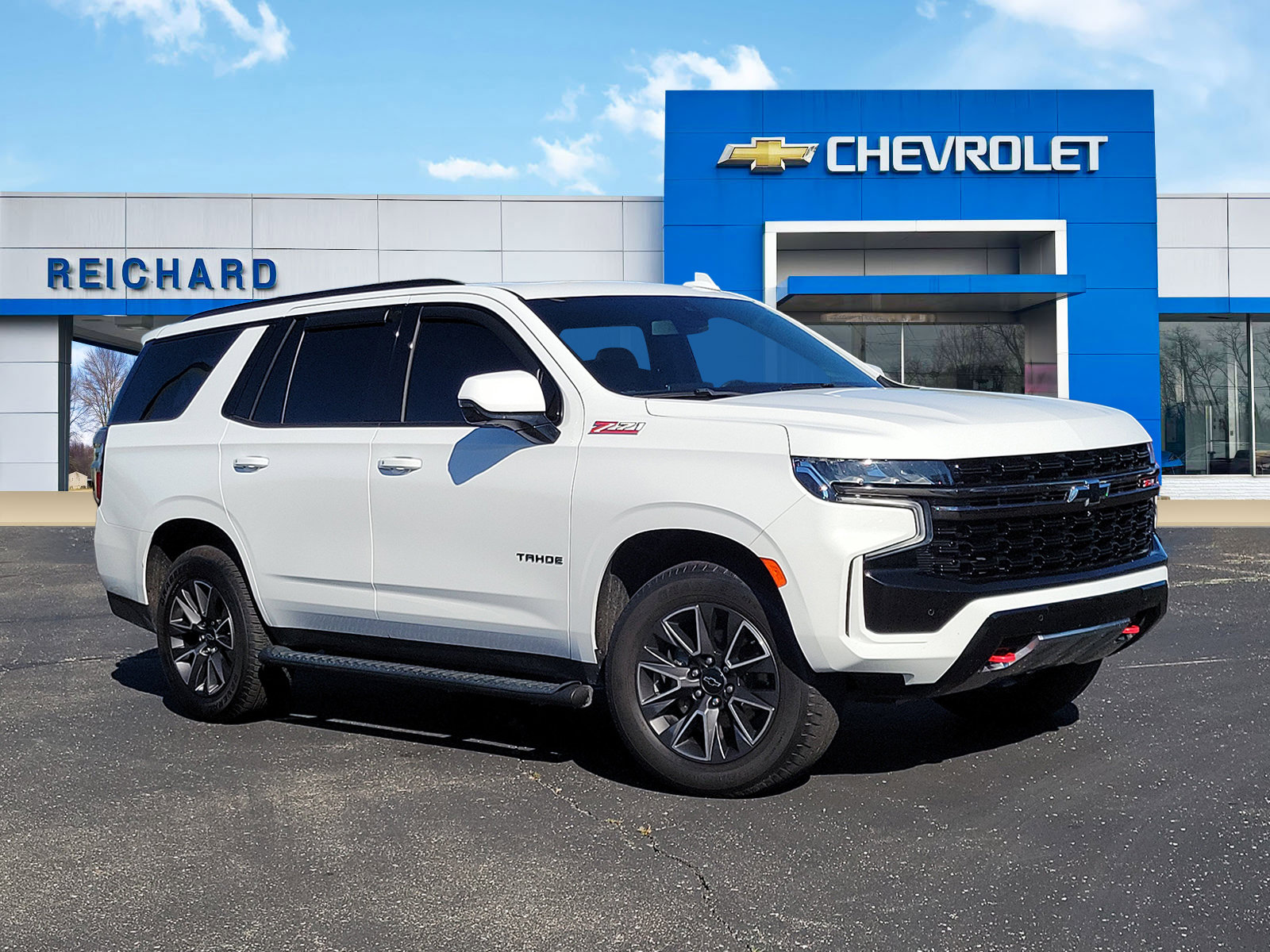Used 2021 Chevrolet Tahoe Z71 w/ Z71 Off-Road Package AWD/4WD image 1