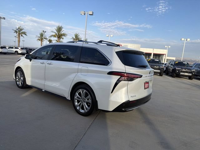 Certified 2024 Toyota Sienna Platinum FWD image 7