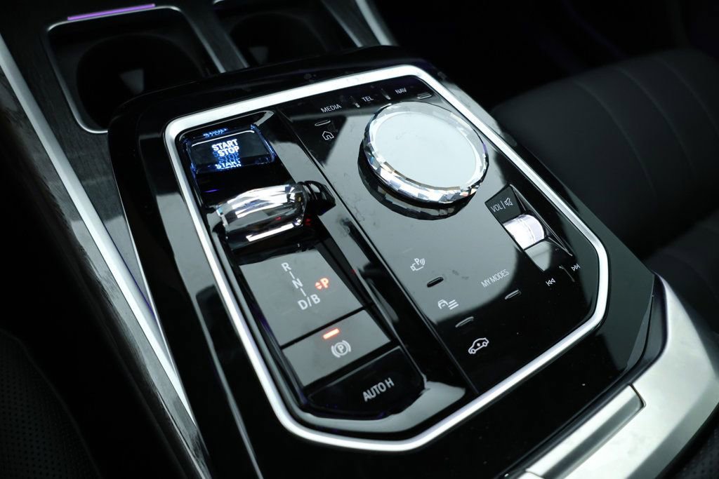 Used 2024 BMW i7 eDrive50 image 14