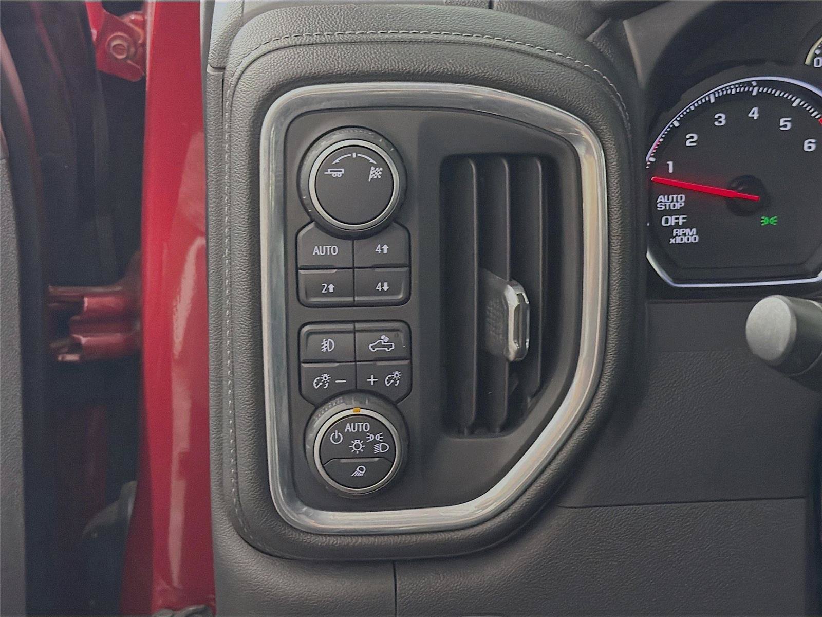 Used 2019 Chevrolet Silverado 1500 LTZ w/ LTZ Convenience Package AWD/4WD image 17