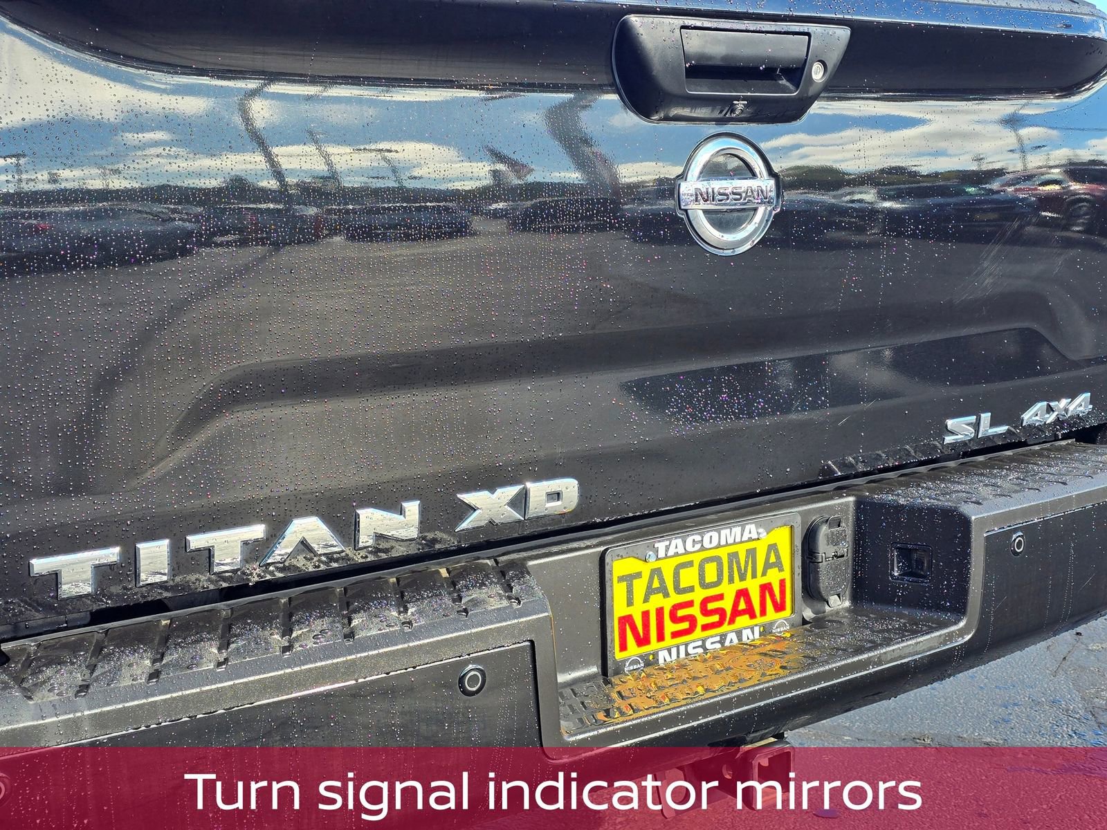 Used 2017 Nissan Titan SL AWD/4WD image 16