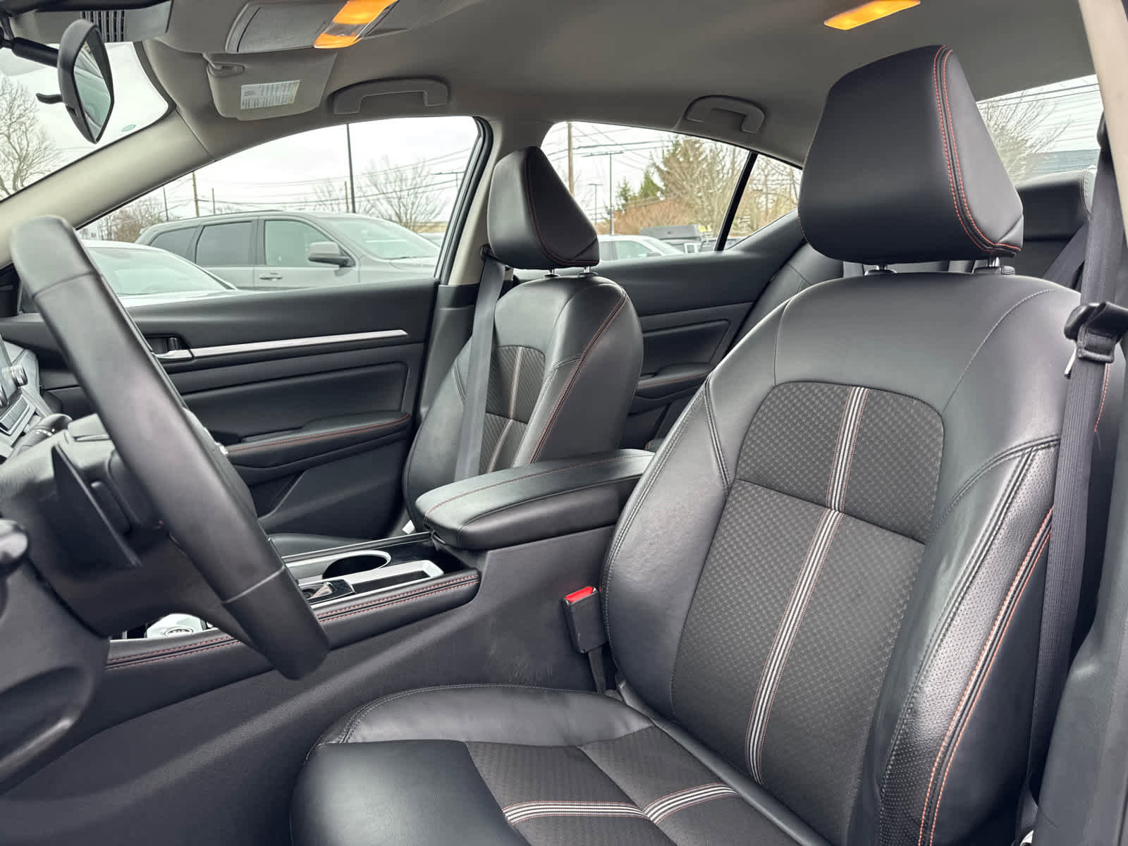 Used 2025 Nissan Altima 2.5 SR image 13