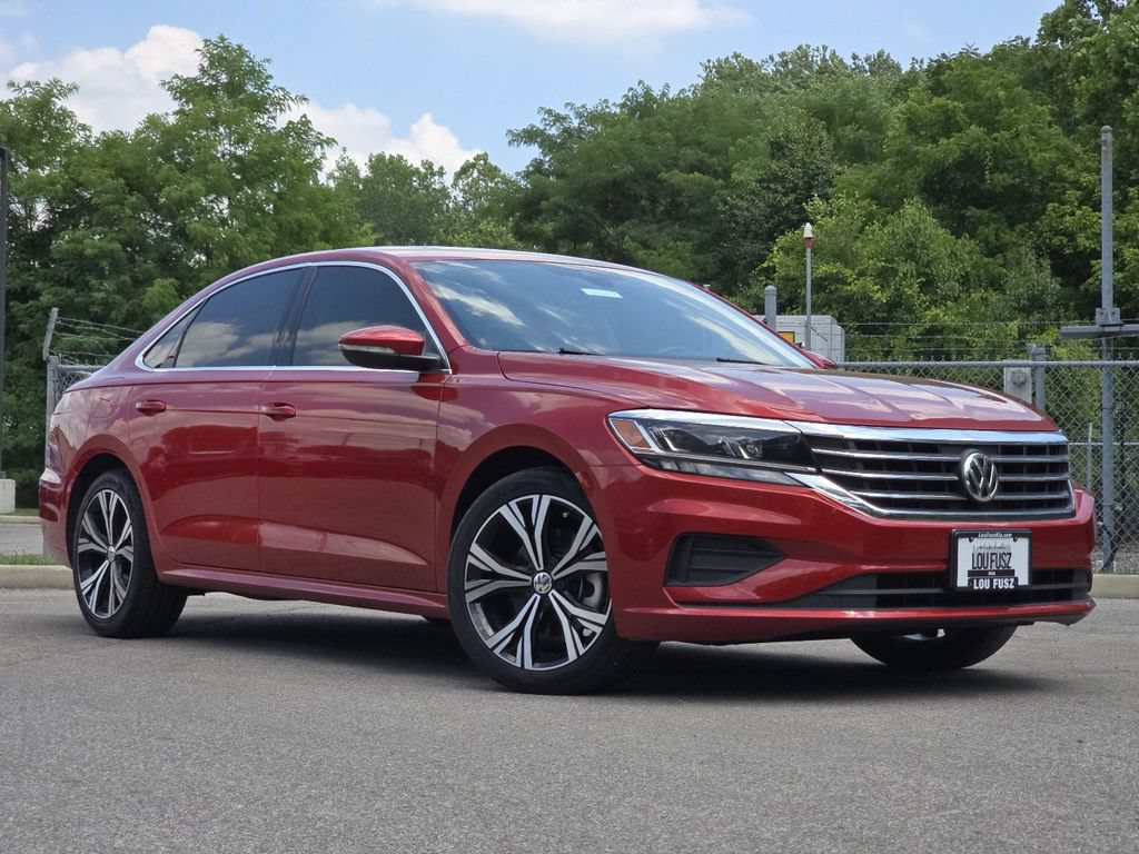 Used 2022 Volkswagen Passat 2.0T SE FWD image 1