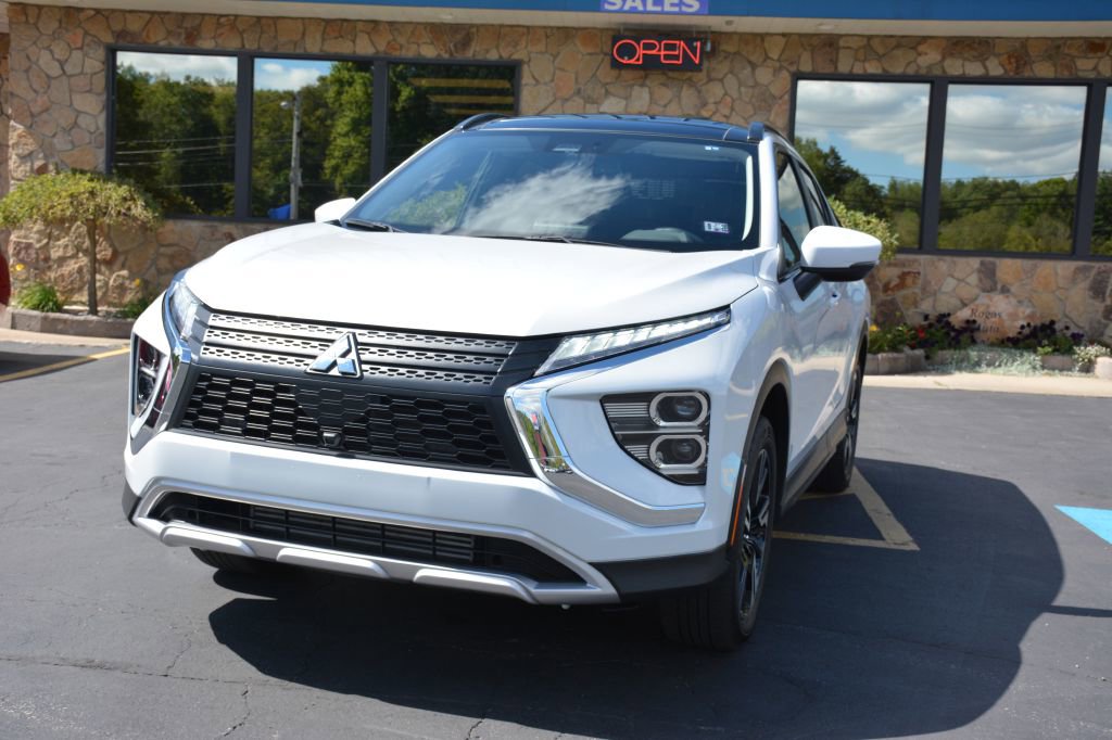 Used 2024 Mitsubishi Eclipse Cross SE image 1