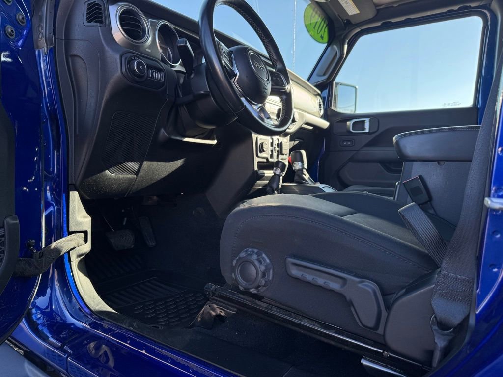 Used 2019 Jeep Wrangler Unlimited Sahara image 11