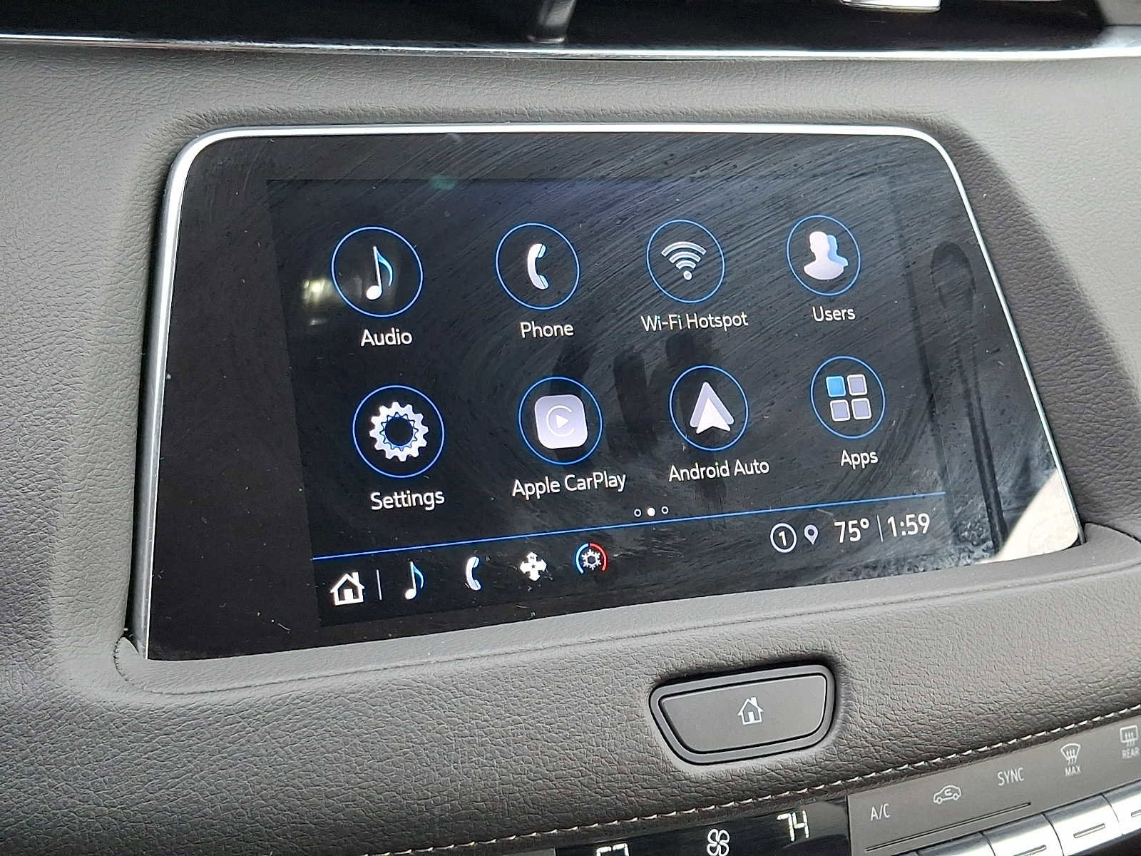 Used 2023 Cadillac XT4 Luxury w/ Cold Weather Package image 18