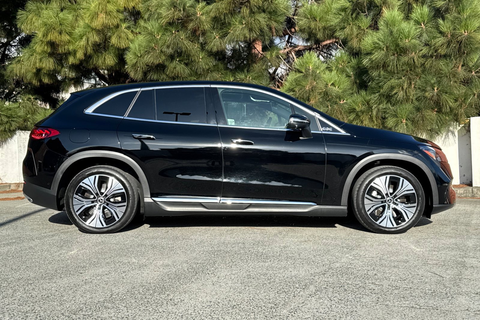 Certified 2026 Mercedes-Benz EQE 320+ SUV image 4