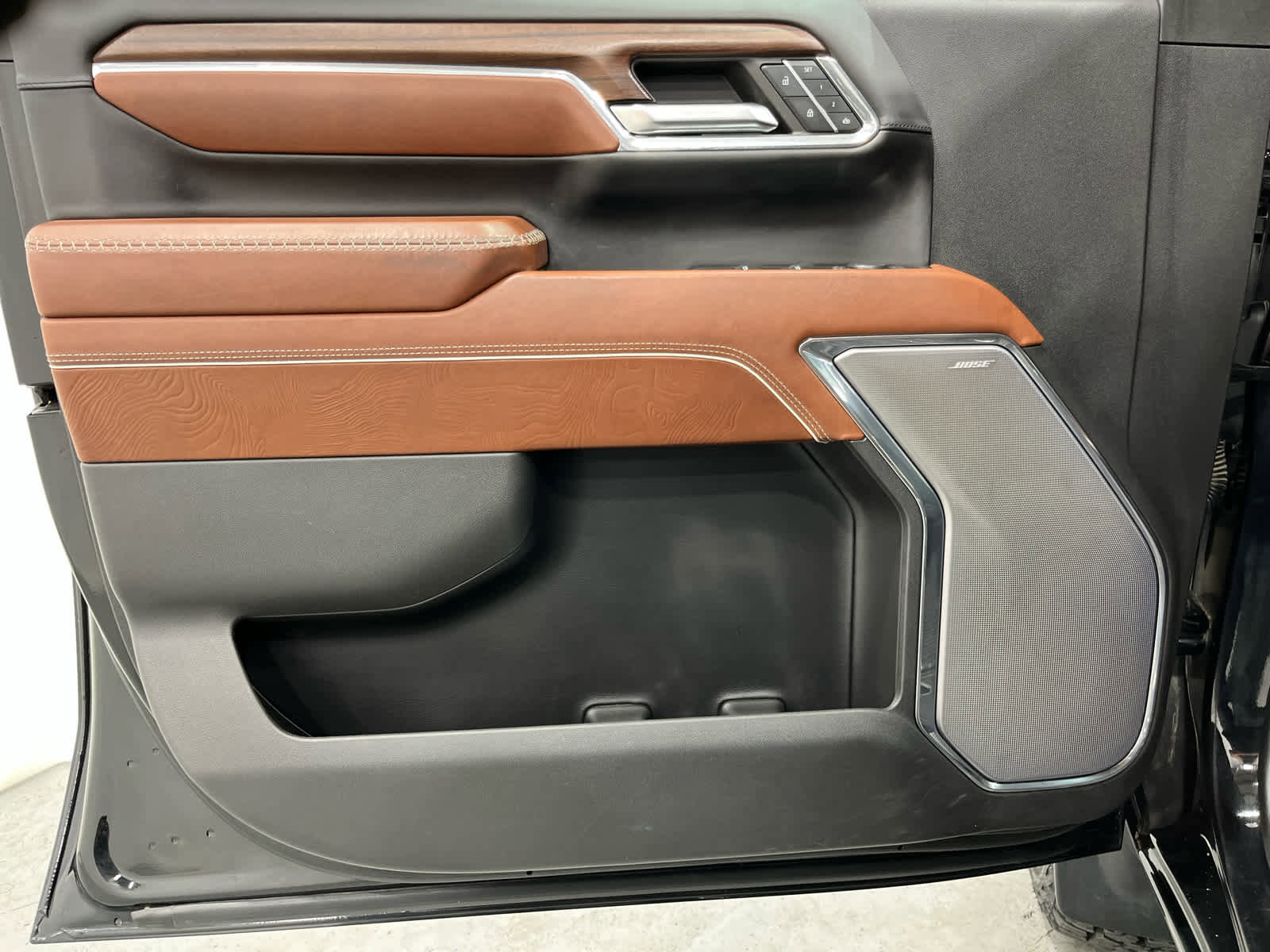 Certified 2024 GMC Sierra 3500 Denali Ultimate image 15