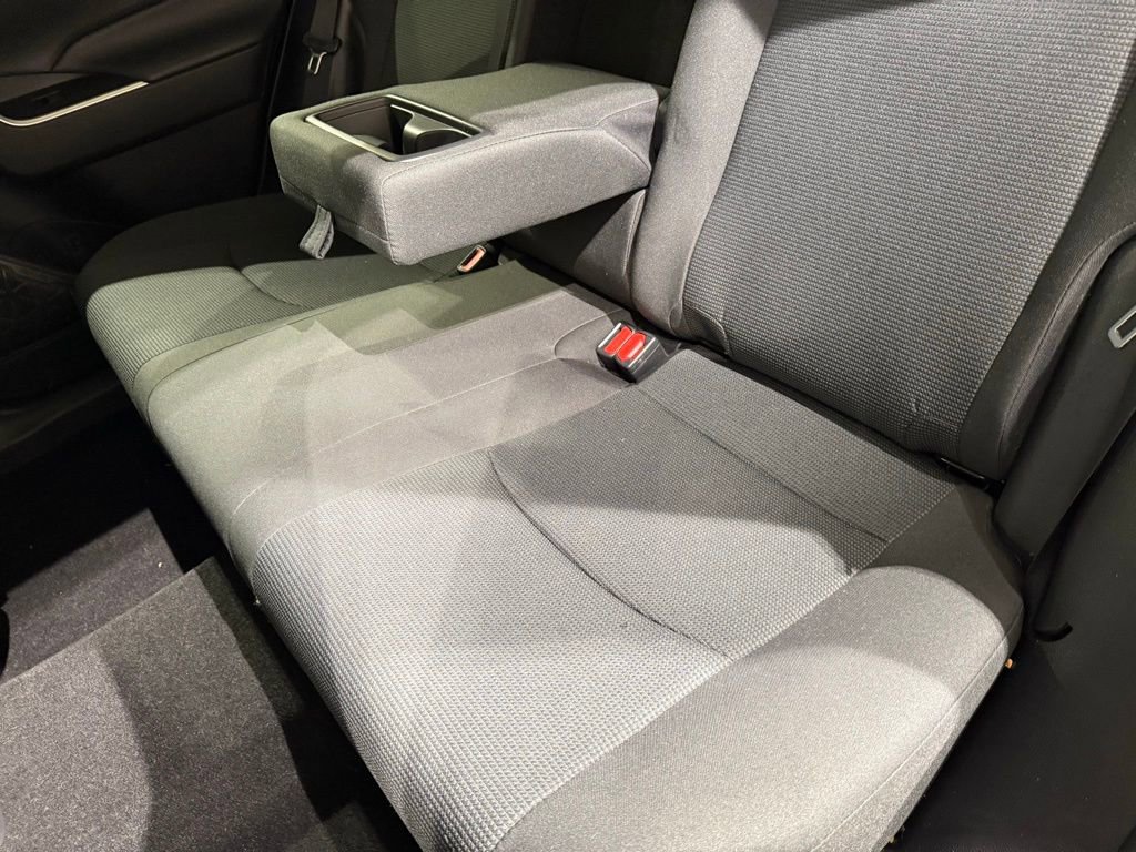 Used 2021 Toyota RAV4 LE image 19