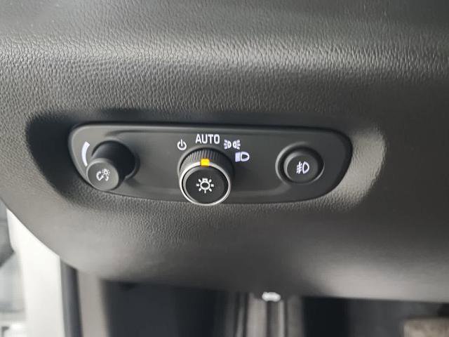 Used 2021 Chevrolet Traverse Premier FWD image 24