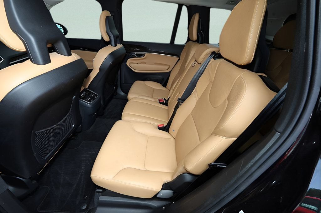 Used 2016 Volvo XC90 T6 Momentum w/ Momentum Plus Package AWD/4WD image 15