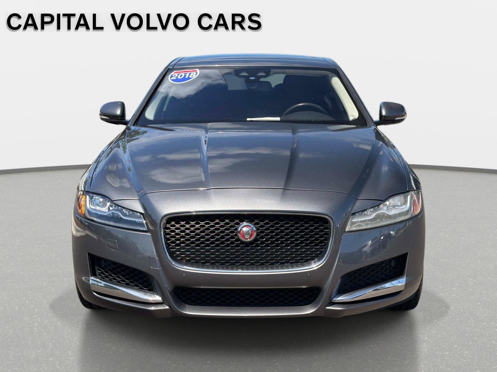 Used 2018 Jaguar XF Premium RWD image 2