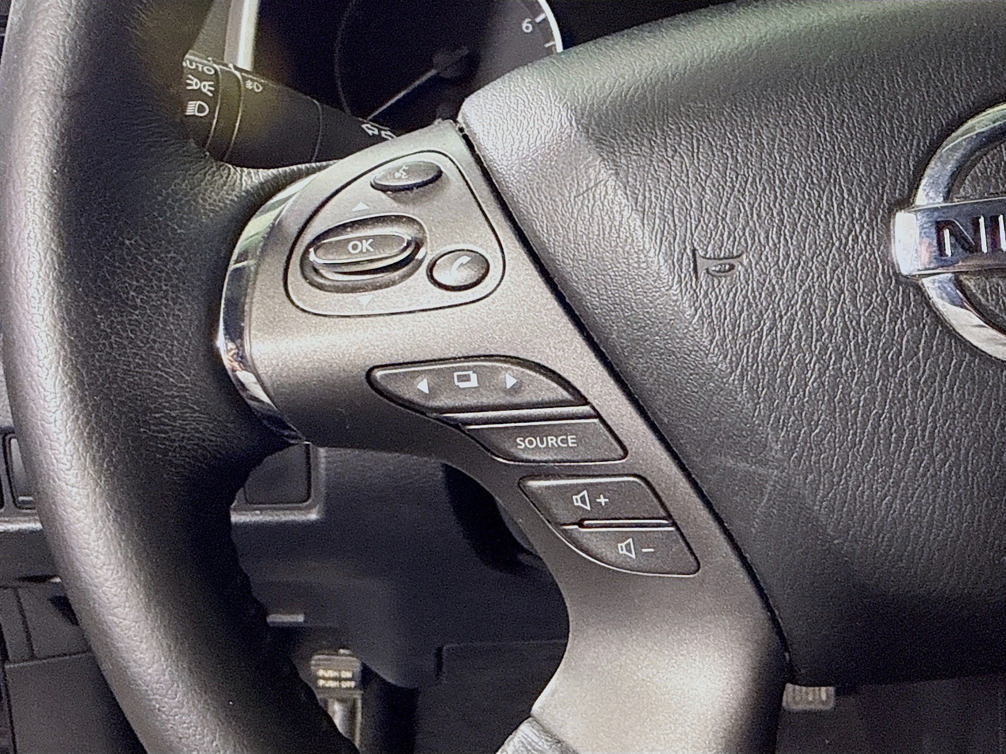 Used 2021 Nissan Murano SV FWD image 14
