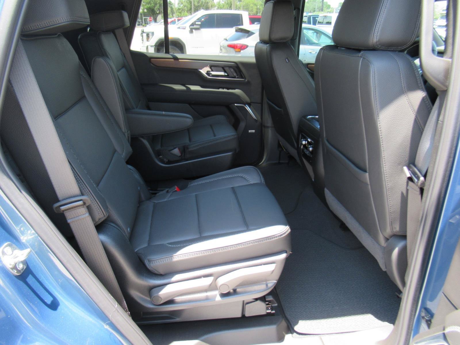 New 2026 GMC Yukon Denali w/ Sun & Power Step Package RWD image 28